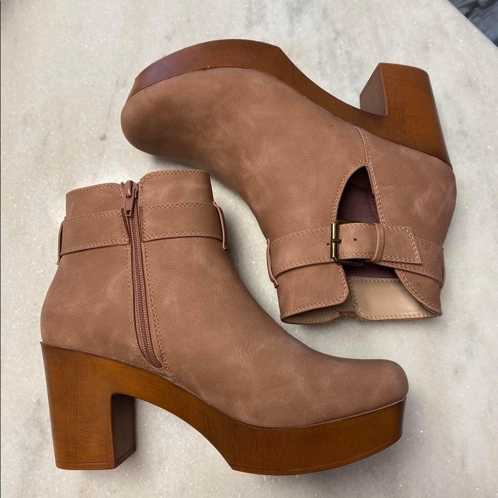 Wonderly size 9 mauve wedge booties! Worn once. Excellent condition- like new